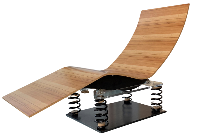 Freigestelltes Bild einer Holzliege für Daheim von Bröker Objekteinrichtungen 